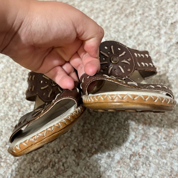 Rieker sz 38 (US 7) Brown Slip On Wedge w/Floral Design Padded Leather Footbed - Picture 5 of 8